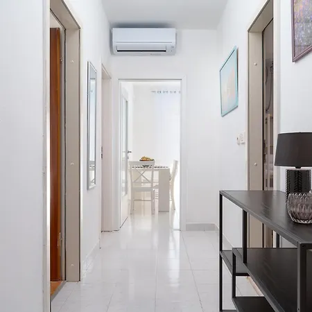 Lech Hvar شقة هفار