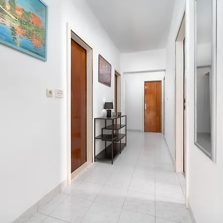 Lech Hvar * هفار